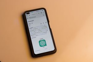 AI Employee OS™ 1 pamoka: Kodėl ChatGPT nėra darbuotojas ir nuo ko pradėti